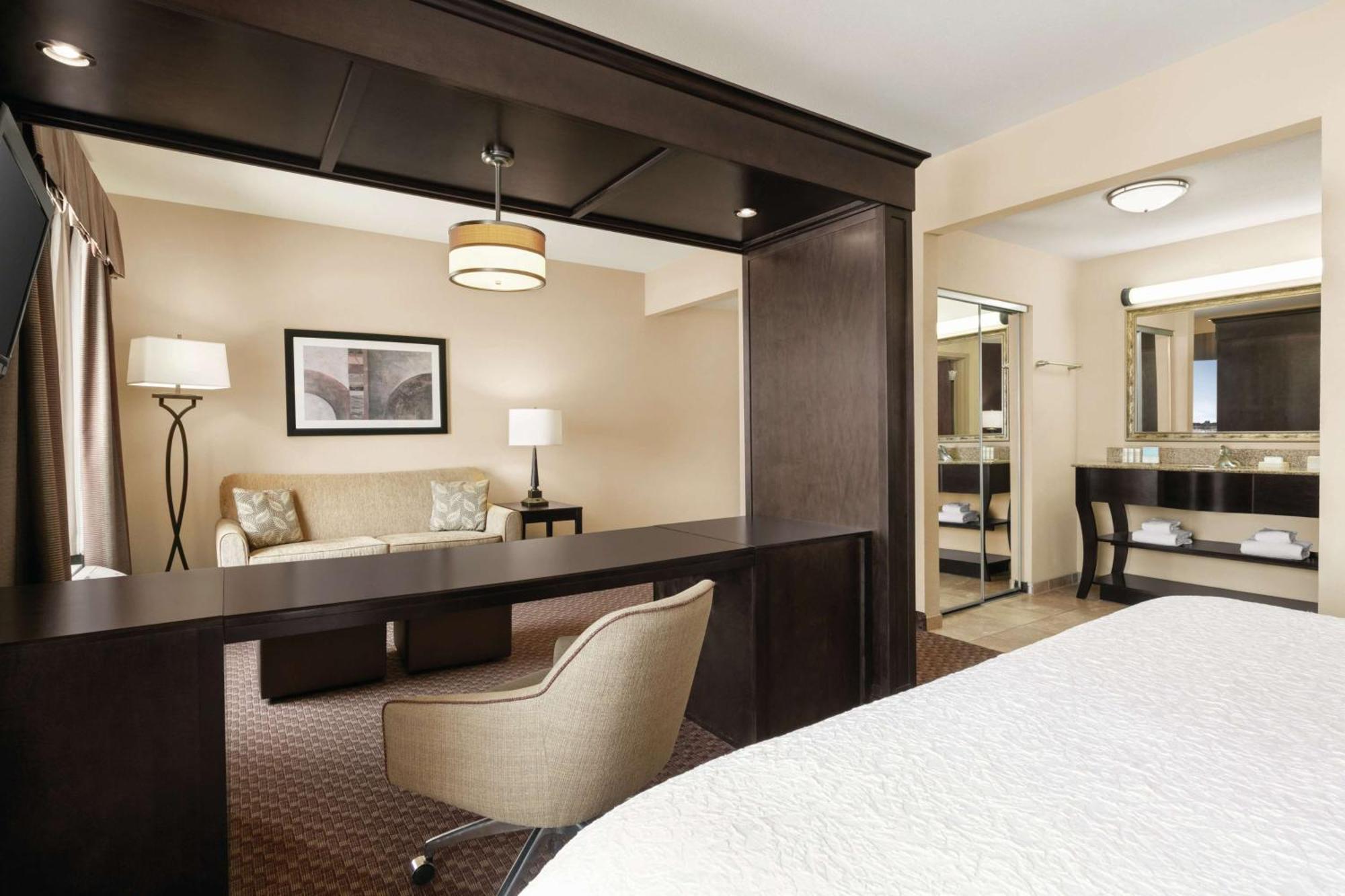 King Studio Suite with Sofa Bed - Non-Smoking,1278732040:JPEG